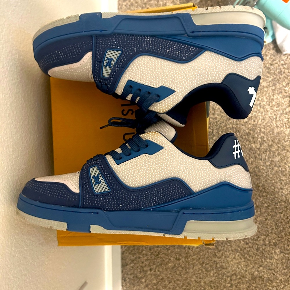 I got them for my birthday but im starting to lose taste for them. Size 9